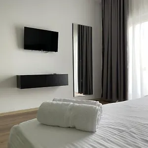 Ladi Hotel