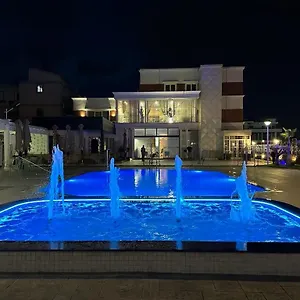 Θέρετρο Colis, Τίρανα